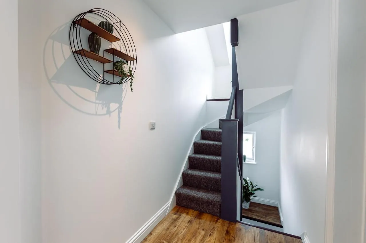 Chute House 4 Bed House Private Garden City Ccenter Exeter